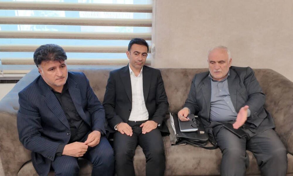 پیگیری تسریع سرمایه‌گذاری در صنایع معدنی اهر؛ دیدار نماینده مجلس و فرماندار با مدیرکل صمت آذربایجان شرقی