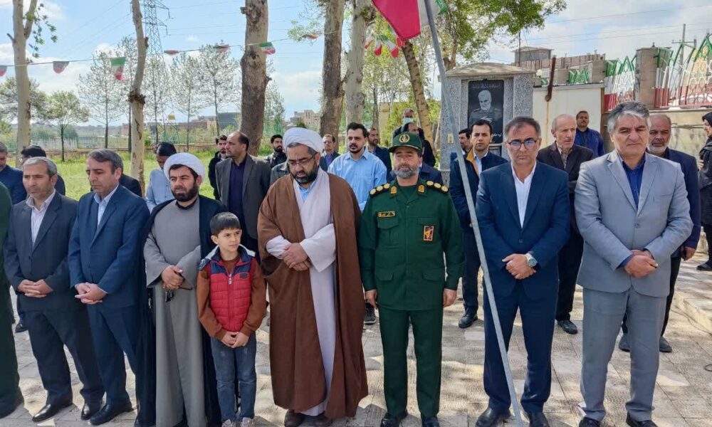 برگزاری مراسم تجدید میثاق با شهدا در اهر به مناسبت هفته عقیدتی سیاسی سپاه و هفته بزرگداشت مقام معلم