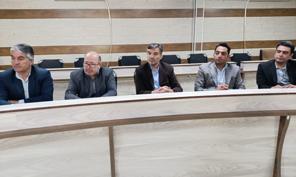 نشست انجمن کتابخانههای عمومی اهر با ریاست معاون سیاسی فرماندار؛ تأکید بر توسعه زیرساختهای فرهنگی و احداث سومین کتابخانه عمومی