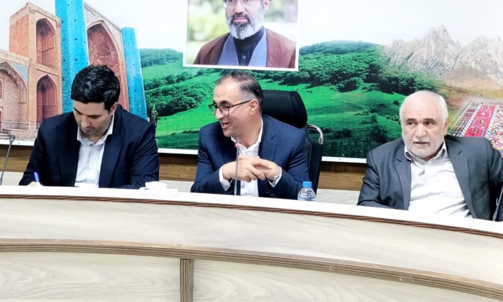 بررسی خسارات کشاورزان و باغداران اهر با حضور مدیرعامل صندوق بیمه کشاورزی کشور + دستورالعمل جبران فوری خسارات